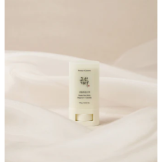 Matte Sun Stick: Mugwort + Camilia